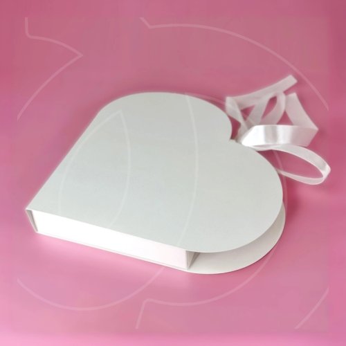 Коробка-книжка на 9 конфет "Сердце" Белая 15,5х15,5х3 см 52400